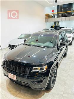 جیپ گراند شیرۆکی